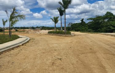 VENTA DE SOLAR O LOTE DE ESQUINA EN SANTO DOMINGO ESTE