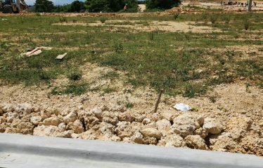 SOLARES CON SERVICIOS BASICOS Y CALLES ASFALTADAS EN SDE